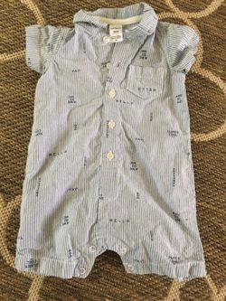 Carter's size 9Month