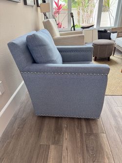 Swivel Arm Chair