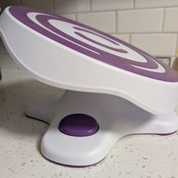 Wilton Tilt-N-Turn Ultra Cake Stand