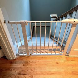 Babelio Pressure Mounted Baby Gate Pet Gate