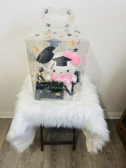 Hello Kitty Graduation Gift Box With GUESS Bag Caja De Regalo De Graduacion 