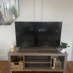 VIZIO 38x22 TV