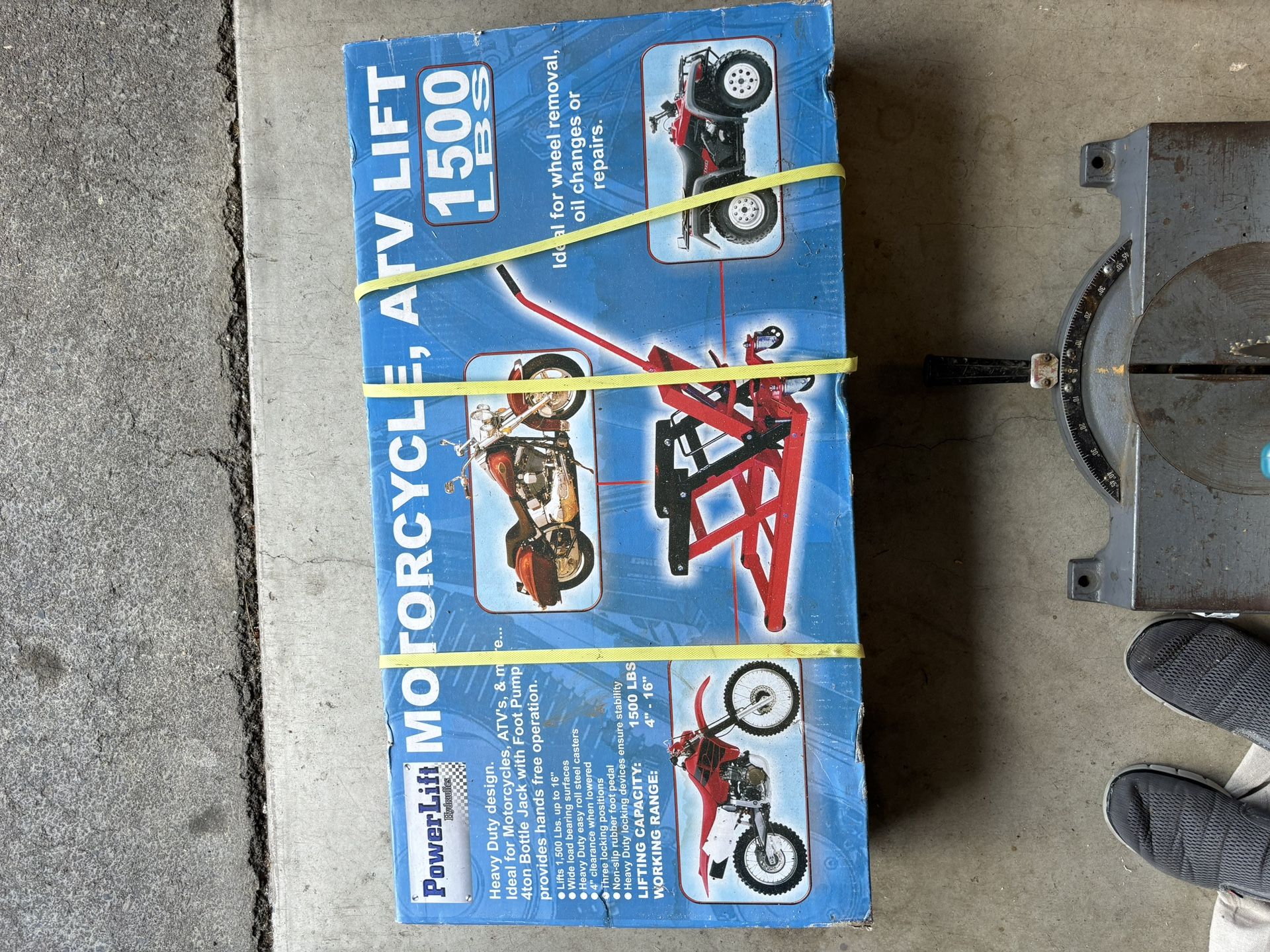 ATV and Motorcycle Lift