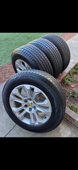 Chevy Silverado stock rims 20 like new
