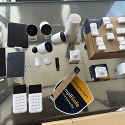 SimpliSafe Alarm System - 32 Piece Set