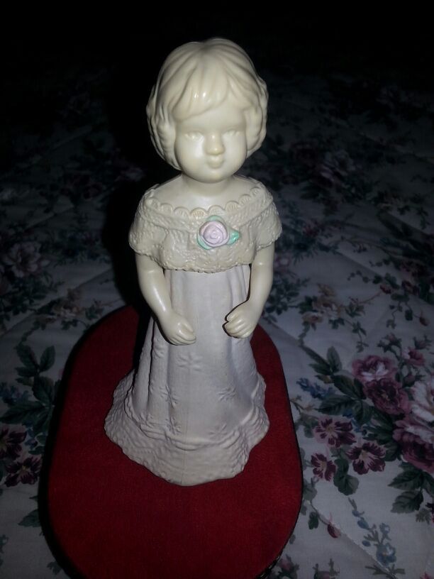 Avon sentimental doll adorable abigail