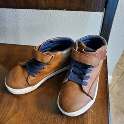 Boys Brown Boots Size 9 Like New!