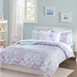 Iridescent Seashell Lavender Aqua Printed 8 Piece Mermaid Bed in a Bag,