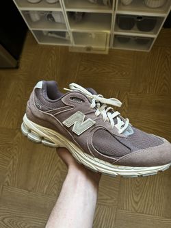 New Balance 2002R ‘dusty fig’