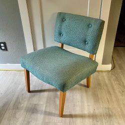 Mid-Century Tufted Slipper Chair