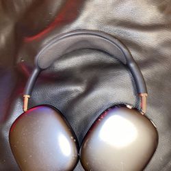 AirPod Max’s /VERY LOUD 