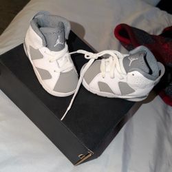 white medium grey cool grey 6s Size 4c