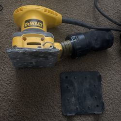 DeWalt 1/4 Sheet Palm Sander – Model D26441