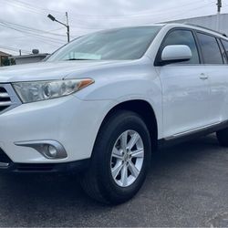 2013 Toyota Highlander SE SUV 4DR