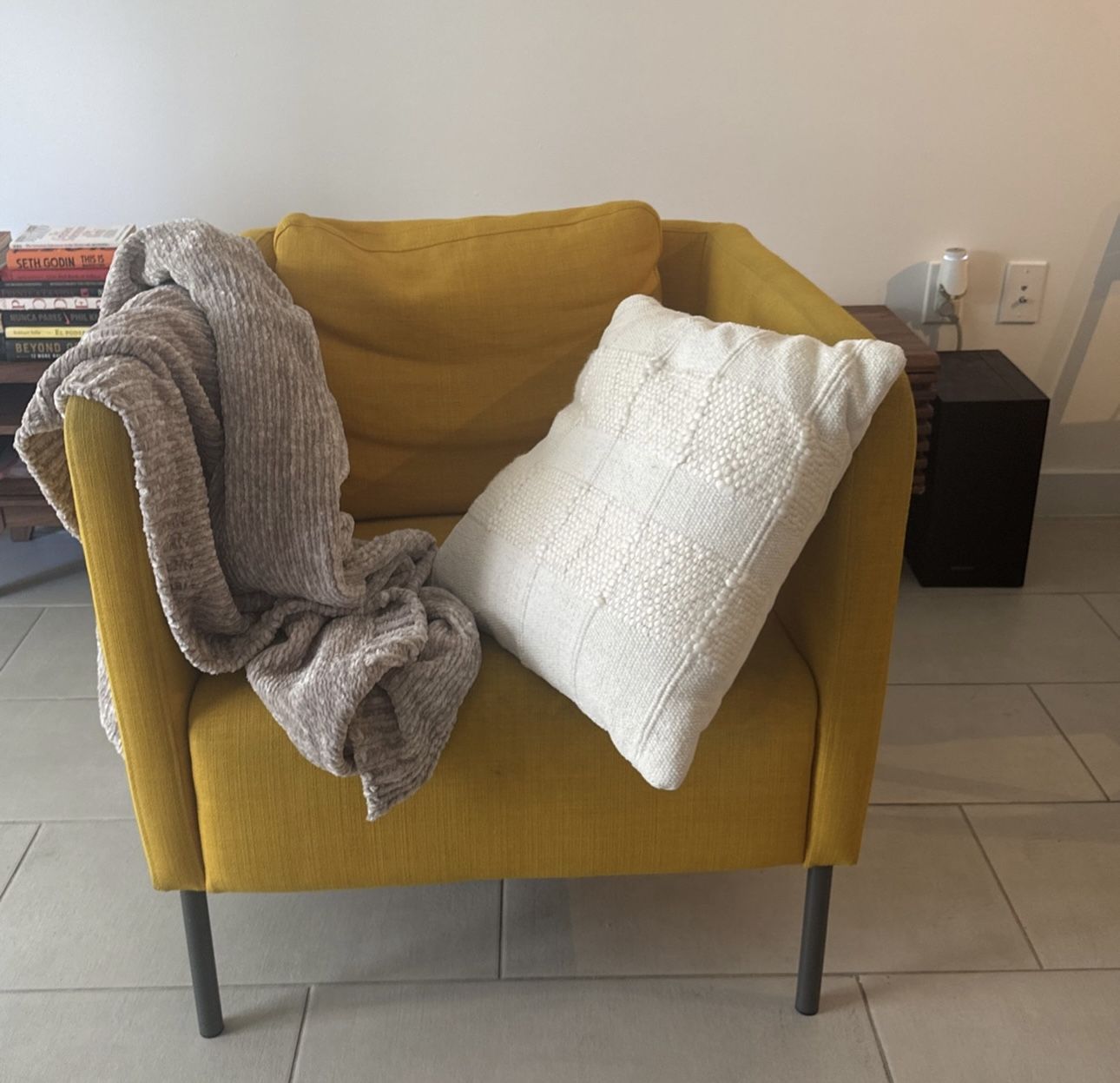 Armchair (one seat Couch)