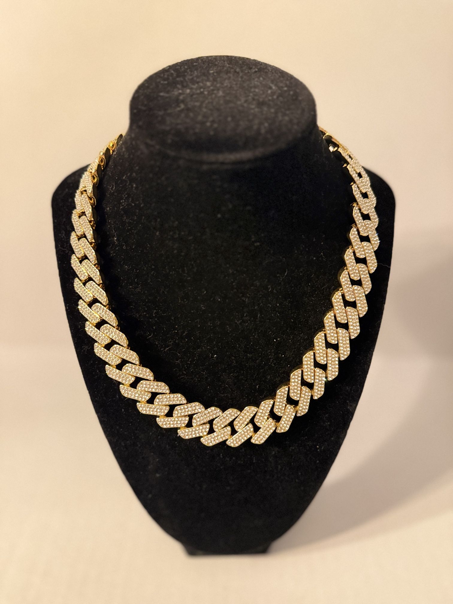 gold mossinite chain (passes tester)