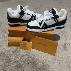 Lv Trianers