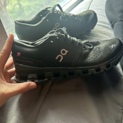 On Cloud X4 Black 7w