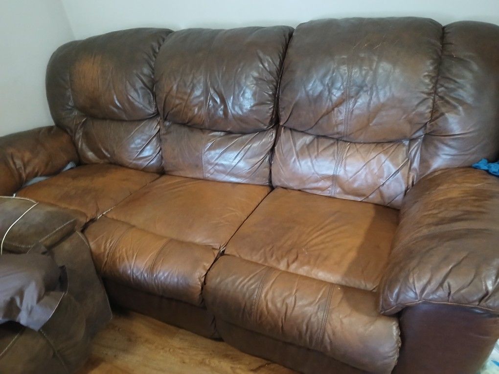 Reclinable Sofa