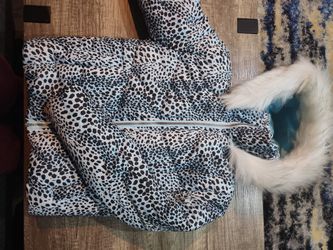 Girls Winter Jacket Size- Jessica Simpson Size.7/8 Like new