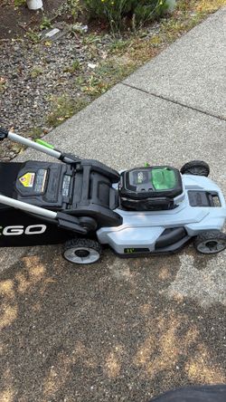 Electric lawnmower