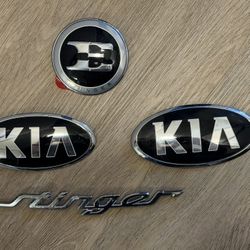 Kia Stinger Emblems 