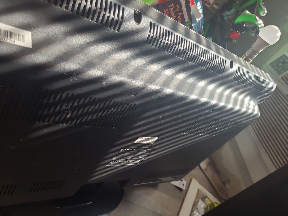 32 In Flat Screen TV DYNEX For Sale In Greensboro NC OfferUp 32-in-flat-screen-tv-dynex-for-sale-in-greensboro-nc-offerup