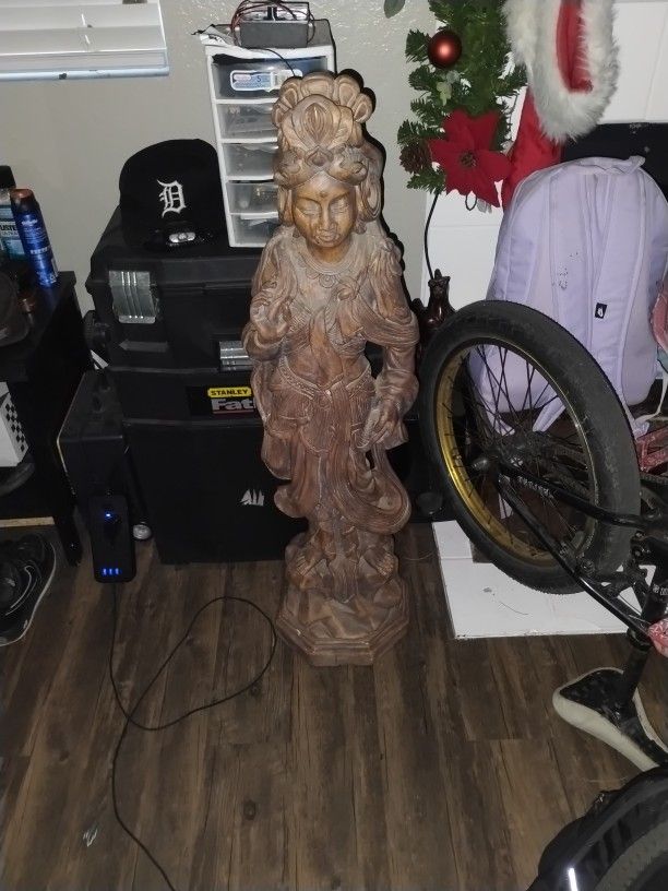 38" Kwan Yin, Medium