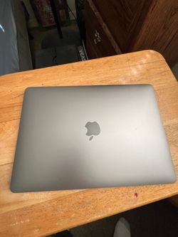 Mac book pro laptop touchbar new battery 13” works great