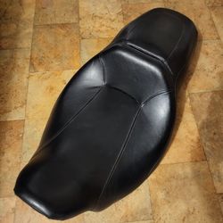 Seat for touring bike with backrest