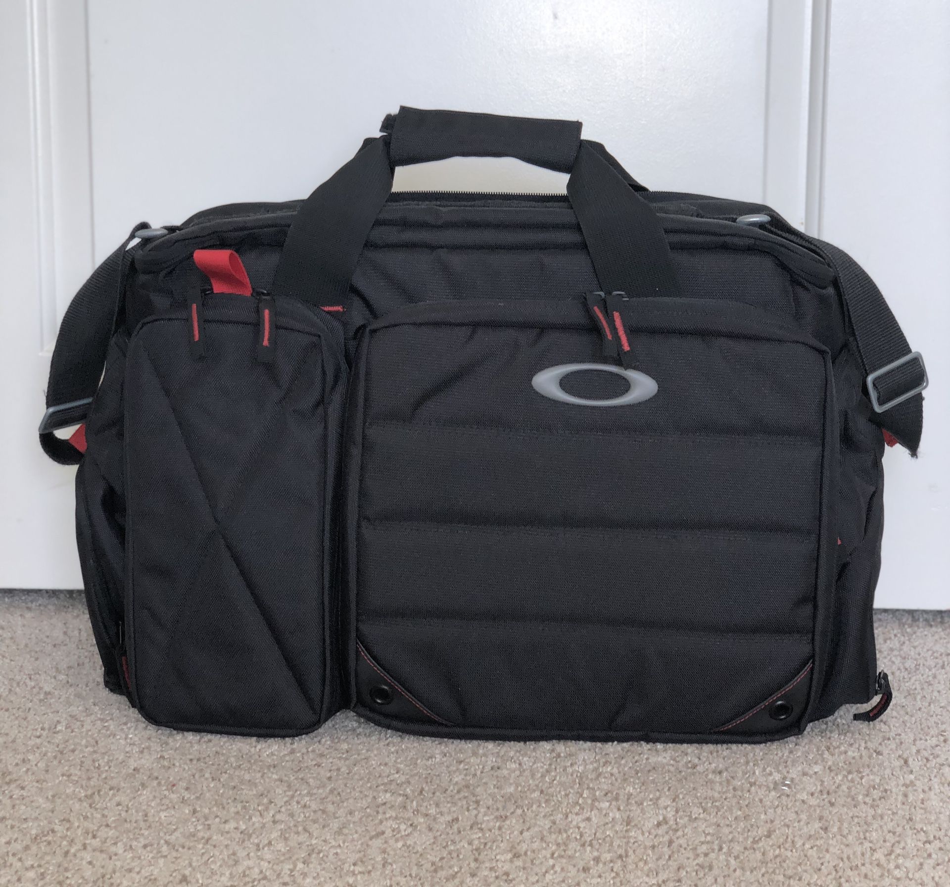 Rare Oakley official Military Breach Range Transport Duffle Bag Black/Red