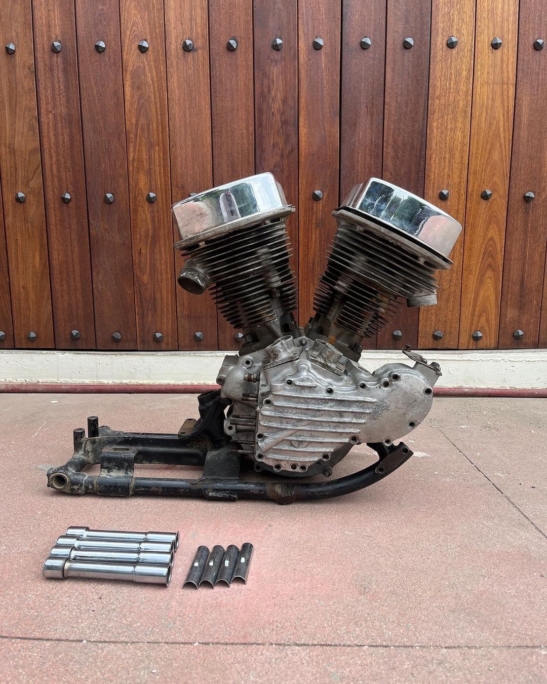 Harley 1950 Panhead Basket Engine.