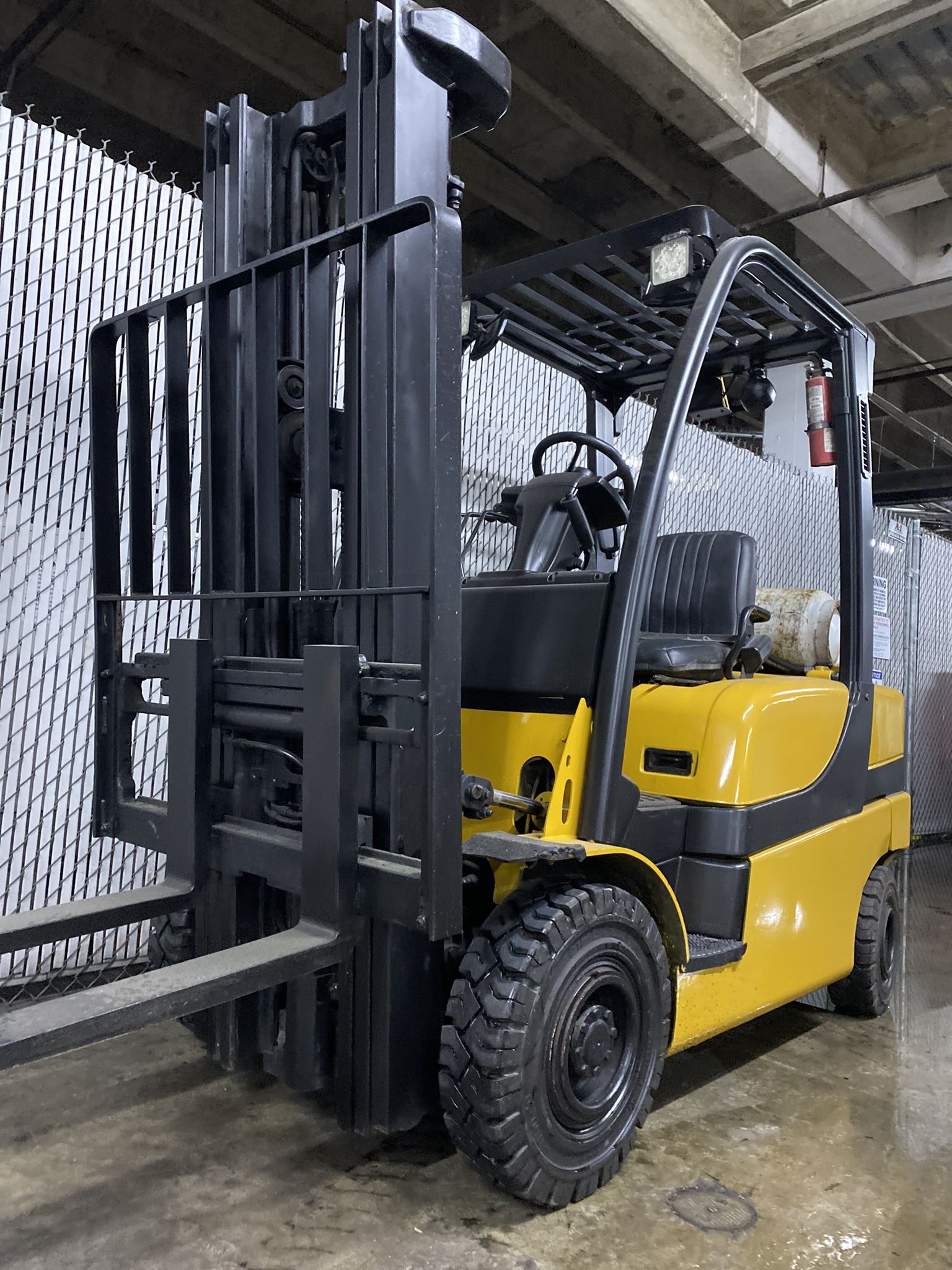 2019 YALE forklift for sale PNEUMATIC TIRES