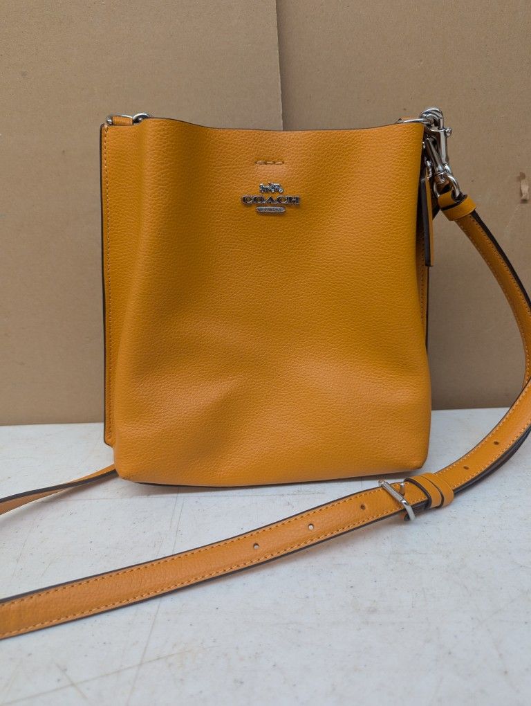 Coach CA177 Mollie Bucket Bag Pebbled Leather Papaya