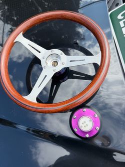 Nardi steering wheel with quick release