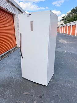 Frigidaire 20-cu ft Garage Ready Frost-free Upright Freezer (White ) ENERGY STAR Certified