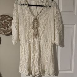 Women’s Lined Lace Romper