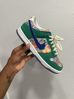 5.5Y Nike Foam Finger Dunks