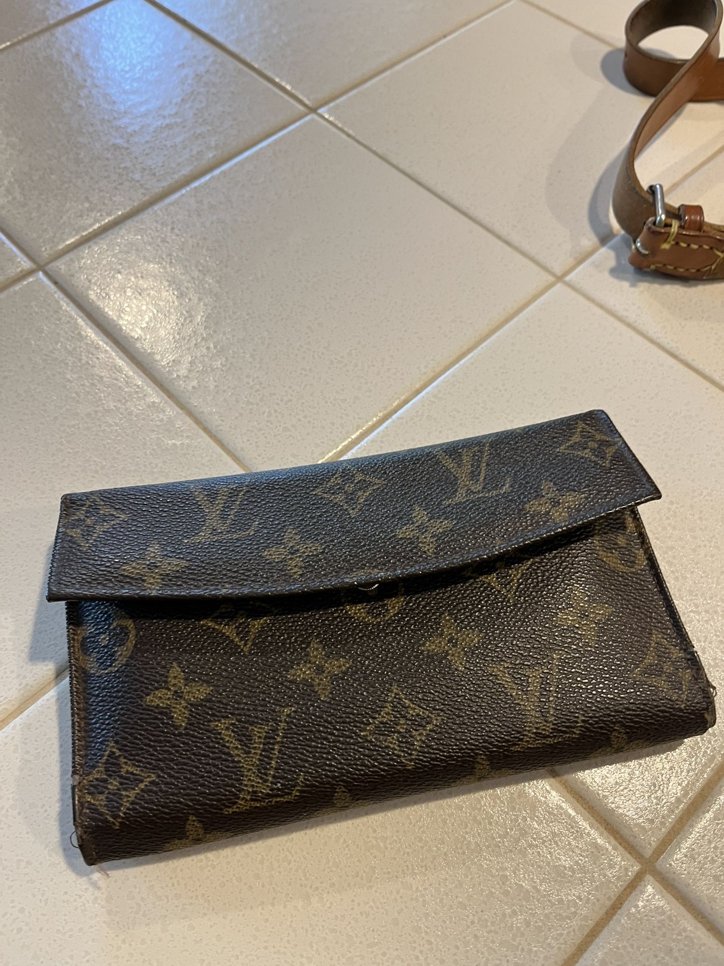 Louis Vuitton Pocketbook With Checkbook/ Credit Card And Change Holders