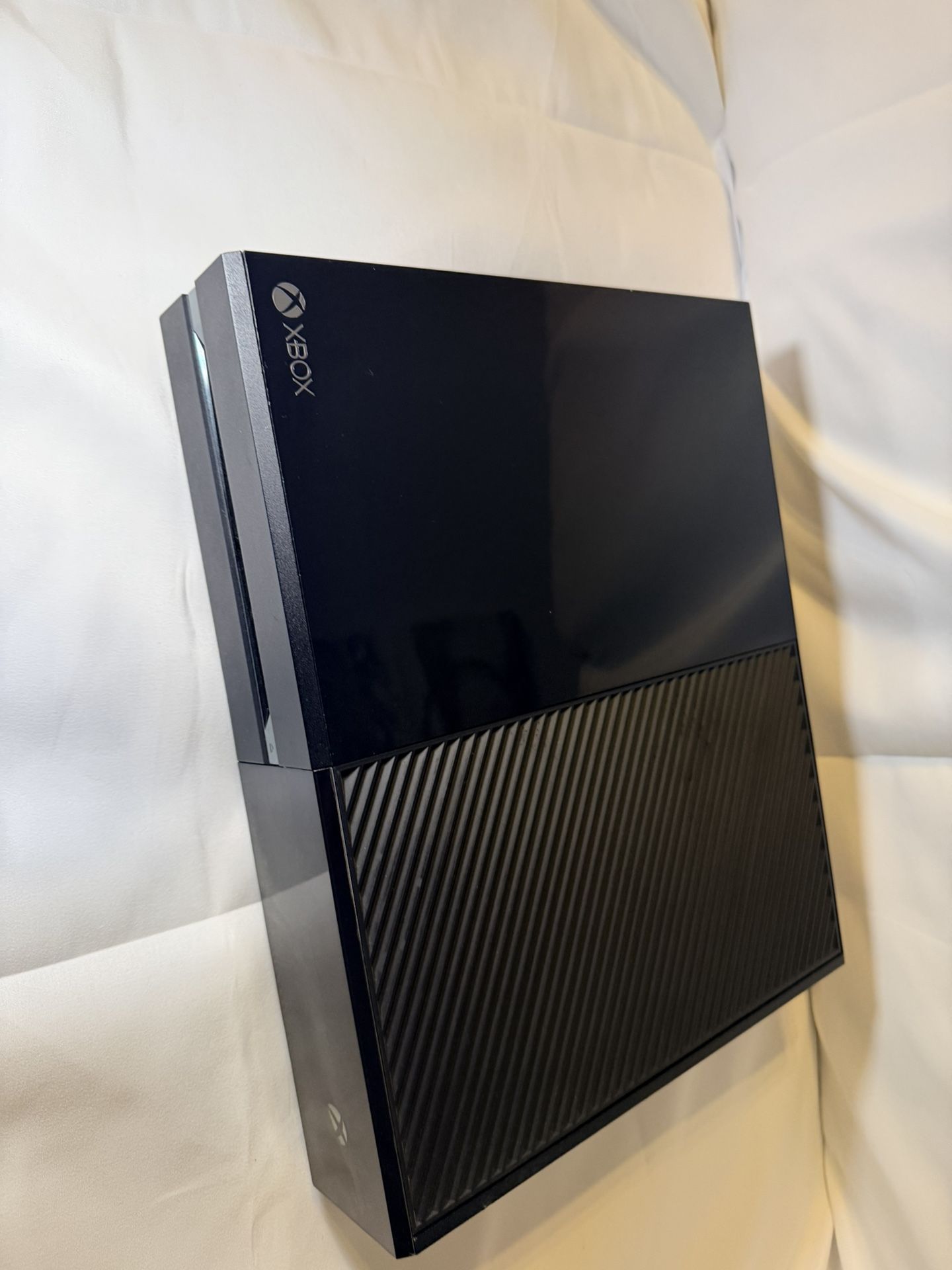 🎮 Microsoft Xbox One 500GB (Black, Model 1540) + Power Supply