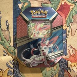 V Heroes Pokemon Tin 