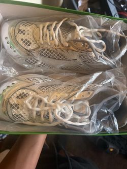 Size 10 bottegas