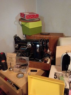 Modern leather and jean heavy duty sewing machine