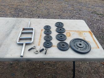 25lbs In Plates  Bar Is 10lbs Everything You See $ 25