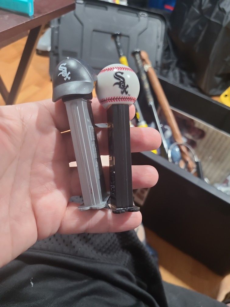 2 Chicago White Sox Pez Dispensers 