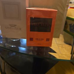 Valentino Born  In Roma Extradose