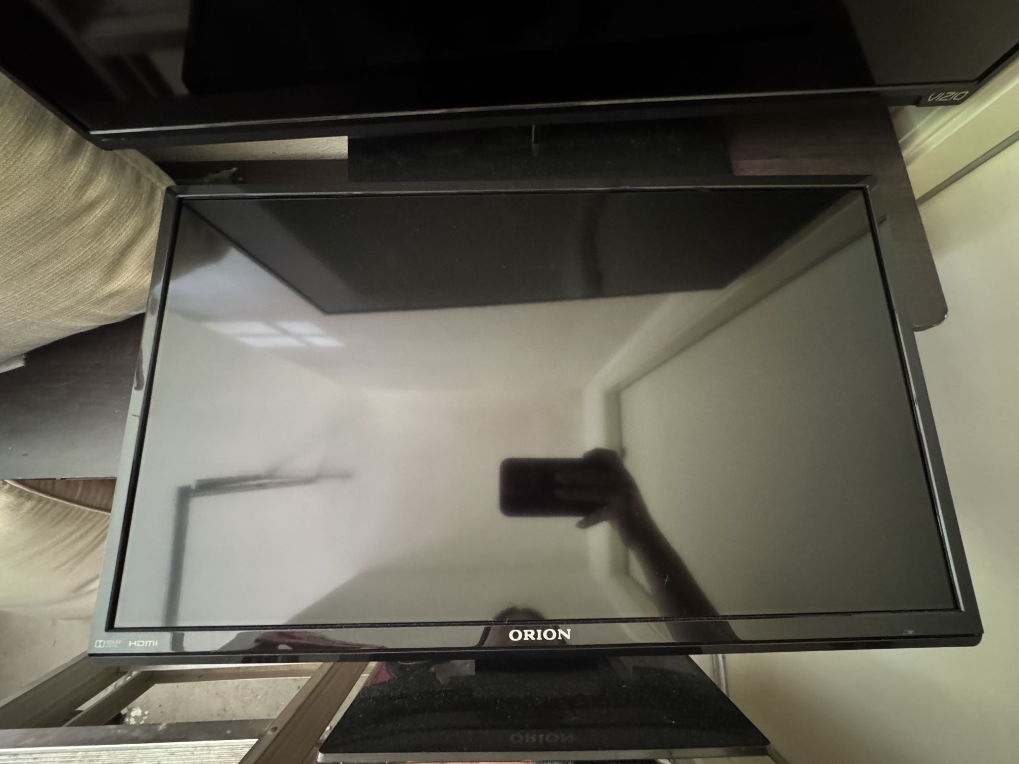 24” TV