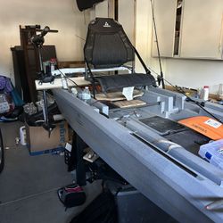 13 Ft Asend Kayak Used Only 4 Times 