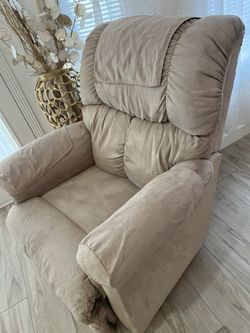 Light Beige La-Z-Boy Recliner