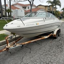 1999 190 Sea ray Cuddy cabin